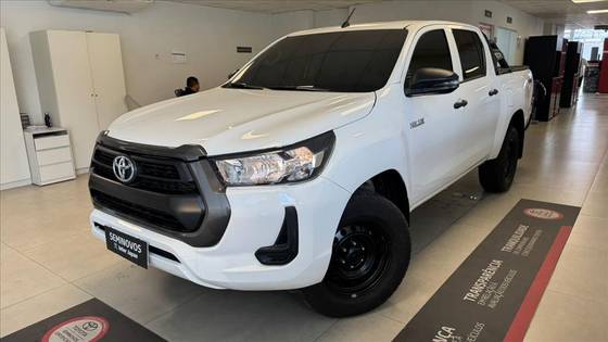 TOYOTA HILUX 2.8 D-4D TURBO DIESEL CD POWER PACK 4X4 AUTOMÁTICO TOYOTA HILUX 2.8 D-4D TURBO DIESEL CD POWER PACK 4X4 AUTOMÁTICO